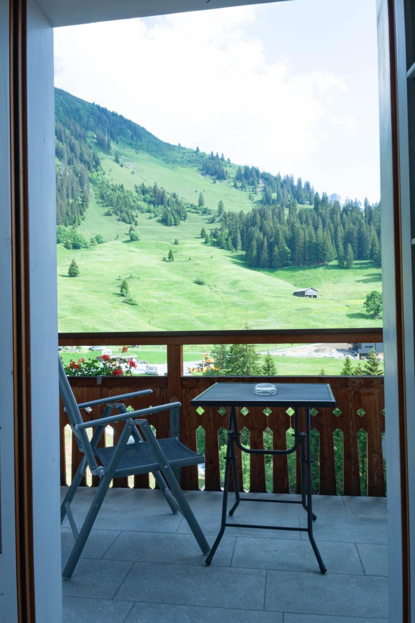 Hotel Madrisajoch Sankt Antönien Екстериор снимка